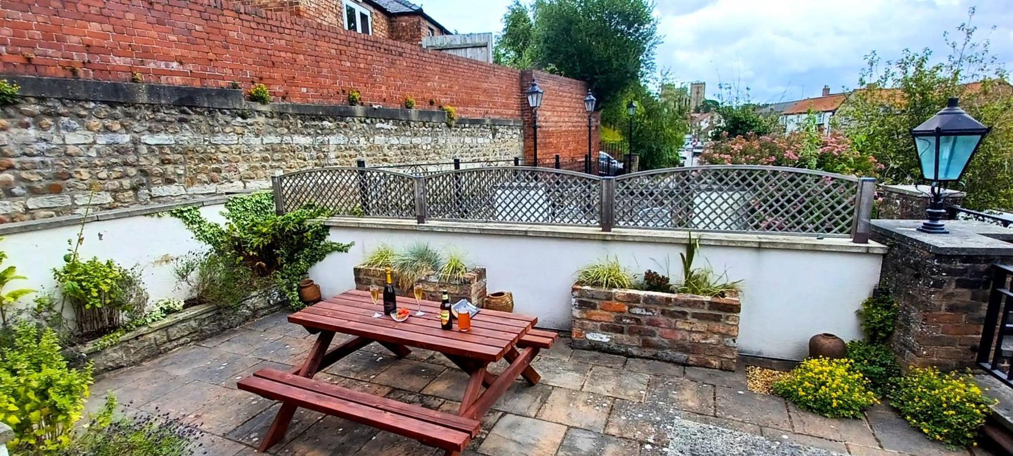 Central Ripon Apartment - View Of The Cathedral! Eksteriør bilde